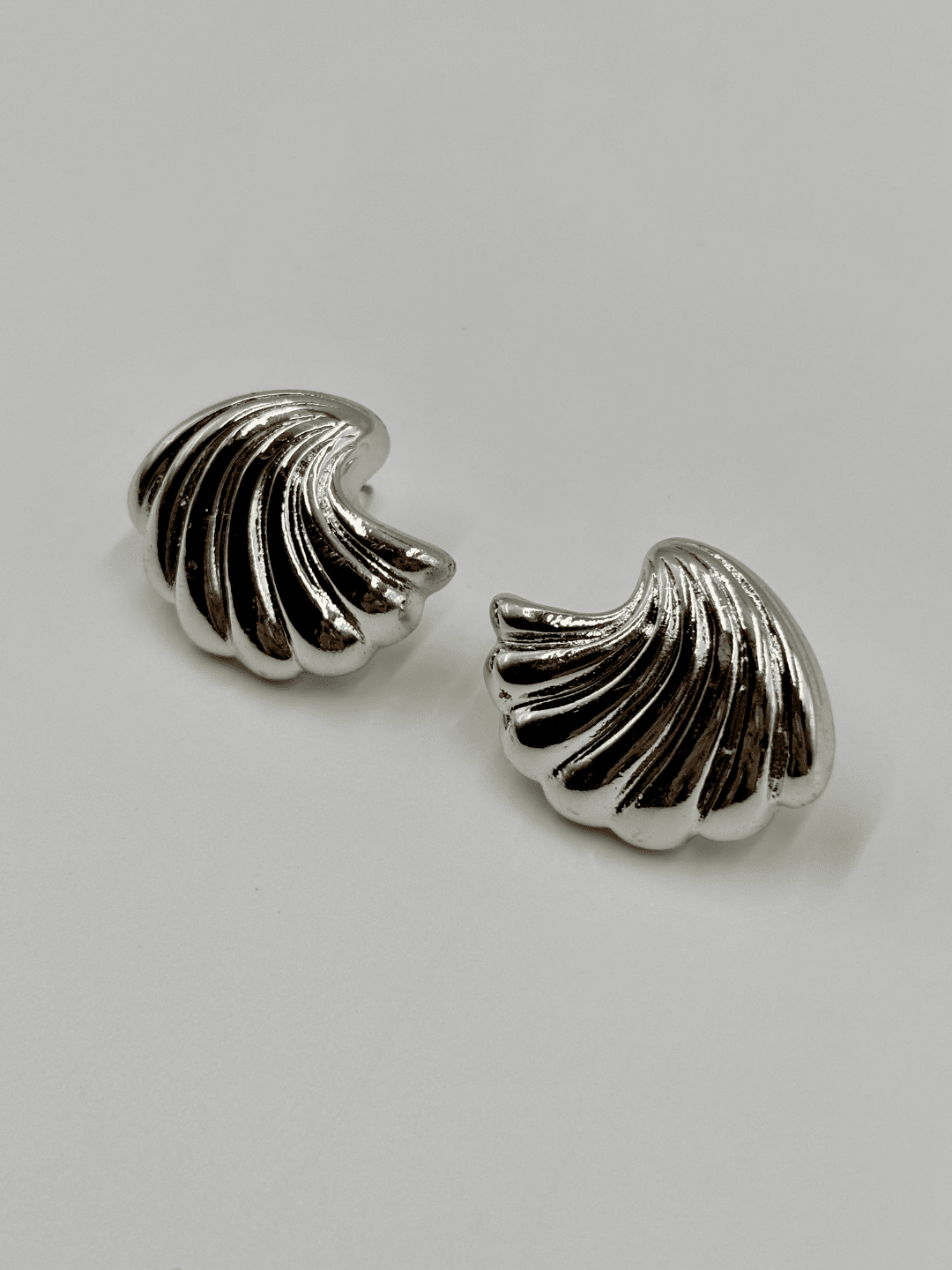 Vela No:1 Çelik Küpe