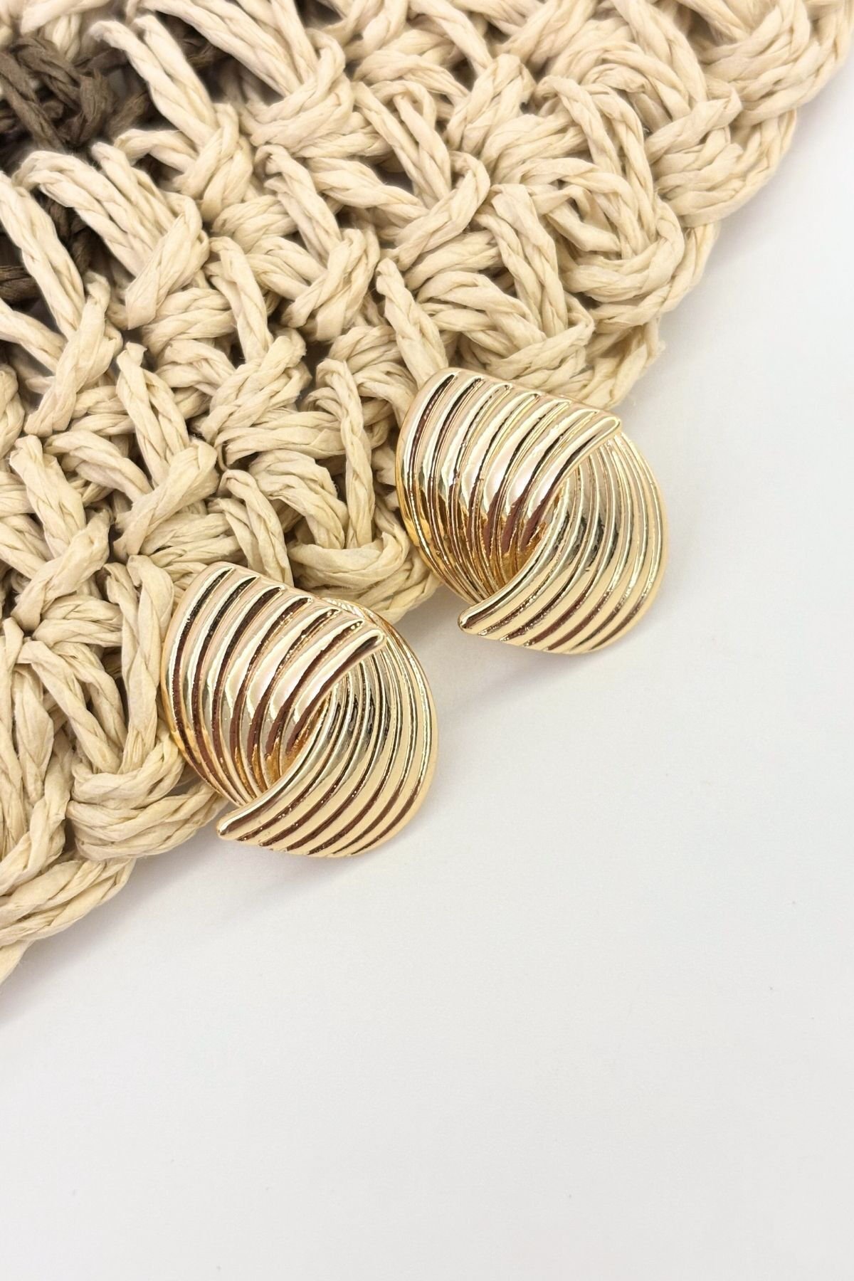 Mare No:1 Çelik Küpe