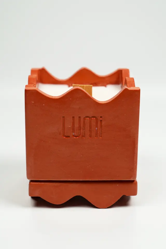 Lumi Blaze – %100 Soya Wax Vegan Beton Mum (Kırmızı Zigzag)